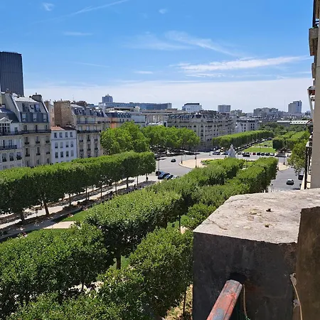 Bright & Elegant With View Over Invalides, Near St Germain Des Pres アパート パリ