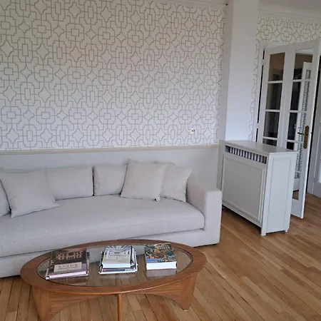 Bright & Elegant With View Over Invalides, Near St Germain Des Pres アパート