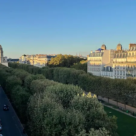 Bright & Elegant With View Over Invalides, Near St Germain Des Pres * París