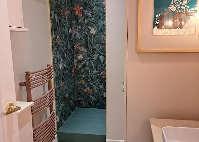 Bright & Elegant With View Over Invalides, Near St Germain Des Pres Lägenhet