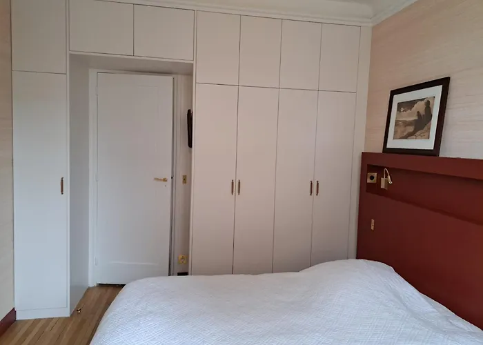 Lägenhet Bright & Elegant With View Over Invalides, Near St Germain Des Pres