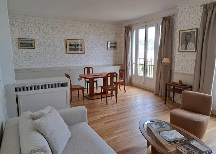 Bright & Elegant With View Over Invalides, Near St Germain Des Pres * Parijs