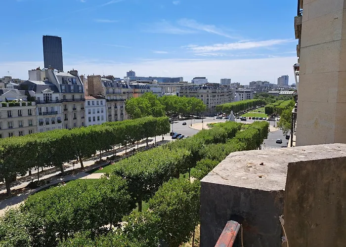 Bright & Elegant With View Over Invalides, Near St Germain Des Pres Appartement Parijs