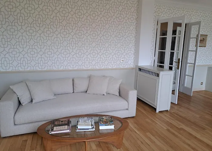 Bright & Elegant With View Over Invalides, Near St Germain Des Pres 公寓