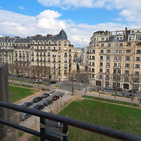 Bright & Elegant With View Over Invalides, Near St Germain Des Pres פריז