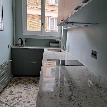 Bright & Elegant With View Over Invalides, Near St Germain Des Pres Apartment